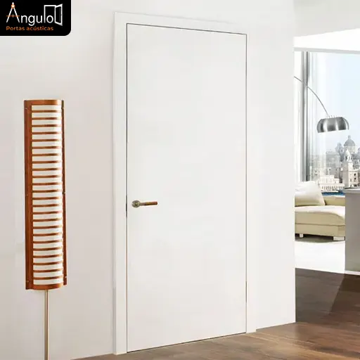 Porta maciça de madeira: durabilidade para o apartamento